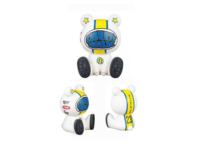 28cm Liberty Walk Kuma 400% Style 03, white/blue/yellow