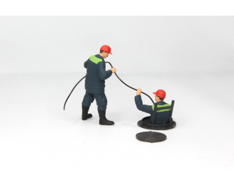 Два рабочих с кабелем (зелёный)