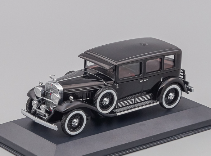 CADILLAC V16 LWB Imperial Armored Al Capone persona, black