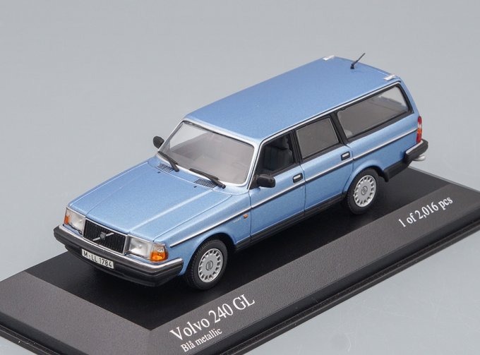 VOLVO 240 GL Break (1986), blue metallic