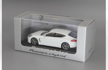 PORSCHE Panamera e-hybrid, white