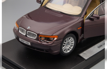 BMW 745i, purple