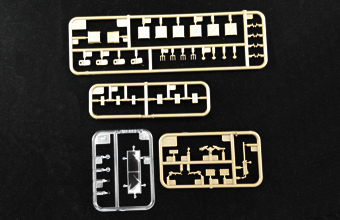 Сборная модель US GPW 1/4 ton 4/4 Utility Track (Mod.1942) w/10-CWT Trailer & Airborne Crew