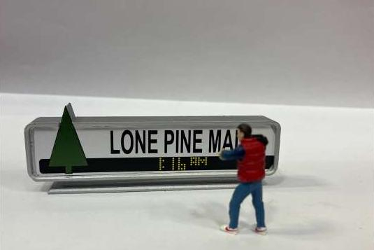 Назад в будущее: Вывеска торгового центра Lone Pine Mall *Back to the Future* Lone Pine