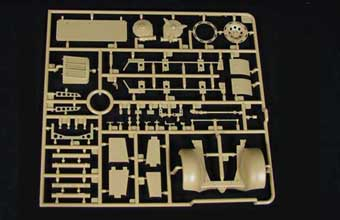 Сборная модель Sd.Kfz.6 - Mittlerer Zugkraftwagen 5t (BN9b) Pioneer Version