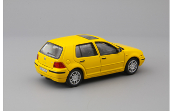 VOLKSWAGEN Golf, yellow