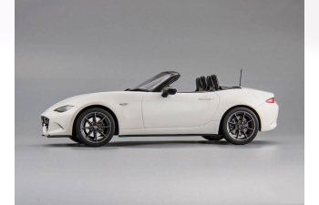 MAZDA Roadster MX-5 (ND), white