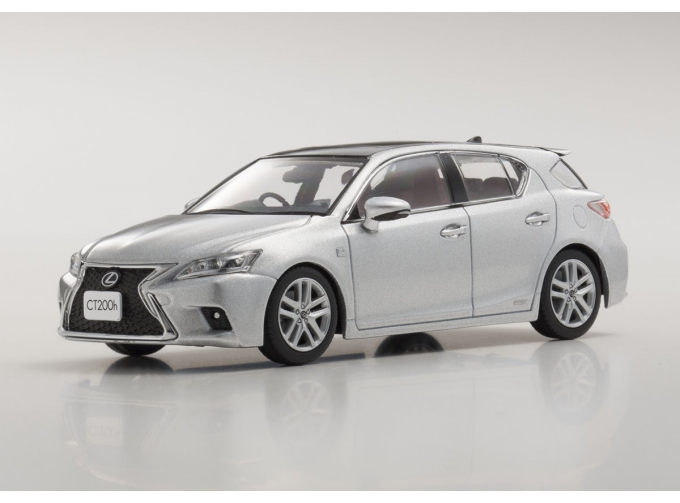 Lexus CT200h F Sport (platinum silver)