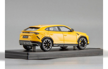 Lamborghini Urus (giallo auge)