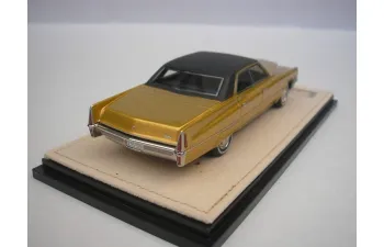 CADILLAC Sedan de Ville (1970), Regency Bronze Firemist