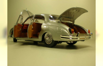 JAGUAR Mark II (1959), Gold Collection 1:18, серебристый