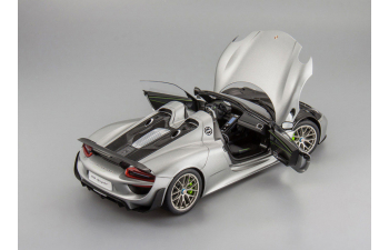 PORSCHE 918 Spyder Weissach Package (2013), silver metallic