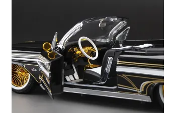 CHEVROLET Impala Convertible Lowrider (1961), black