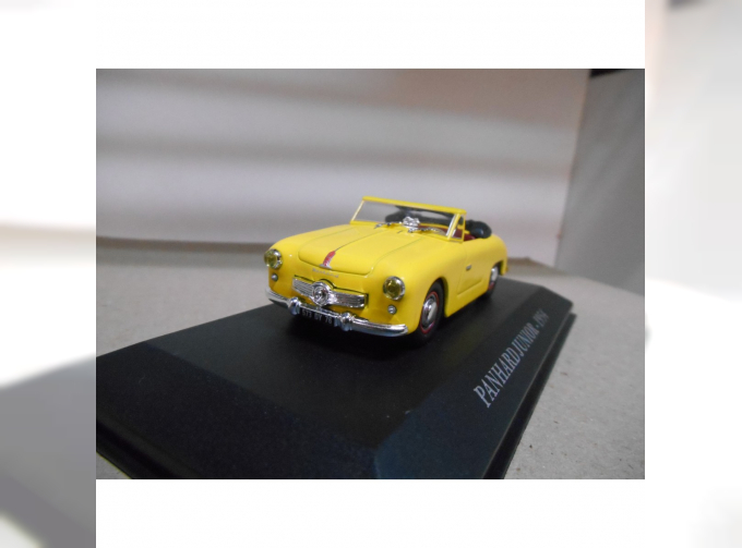 Panhard Junior (1954), yellow