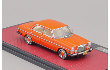 (Б/У) MERCEDES-BENZ 300D (W115) USA Version 1976, red