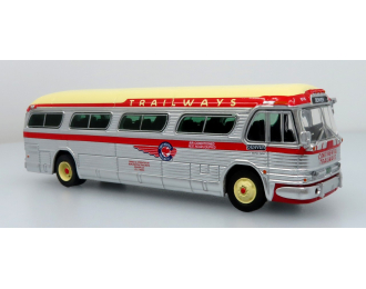 GM PD4104 Coach Continental Trailways (1959), silver/red