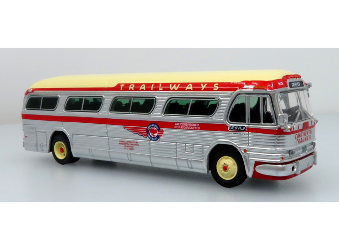 GM PD4104 Coach Continental Trailways (1959), silver/red