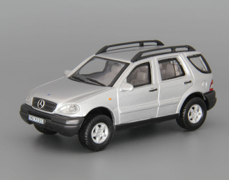 MERCEDES-BENZ ML320, silver