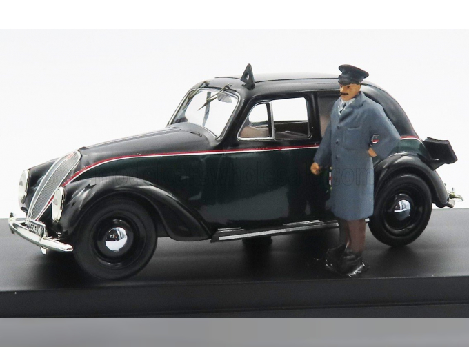 FIAT 1500 6c Taxi Roma With Driver (1940), Grey