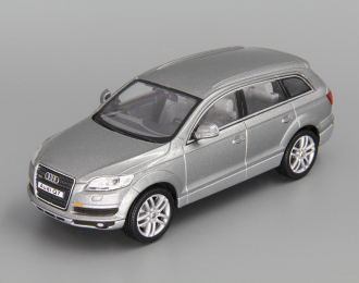 AUDI Q7, grey metallic