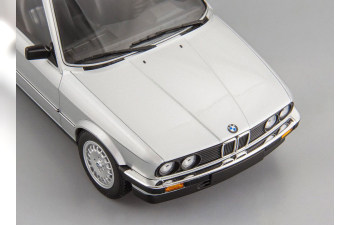 BMW 323I (1982), silver