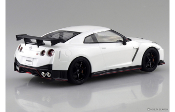 Сборная модель Nissan GT-R R35 Nismo (2017) Brilliant White Pearl