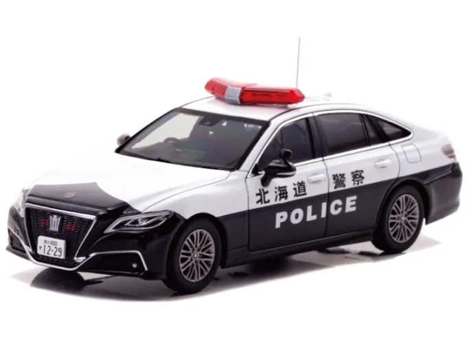 TOYOTA Crown Hybrid (AZSH21) *High Way Police Car Hokkaido 502* (2023), black / white