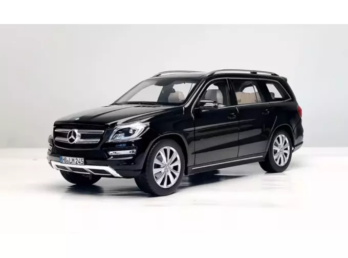 MERCEDES-BENZ GL500 (2012), black