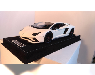 LAMBORGHINI Aventador S, white