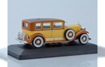 CADILLAC V16 LWB Imperial Sedan (1930), yellow / brown