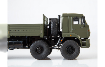 Камский грузовик 6560 бортовой (с тентом), хаки