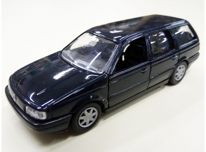 VOLKSWAGEN Passat Variant B3 (1988), dark blue