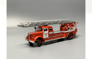 Сборная модель Пожарная автолесница АМ-32(200) колеса смола