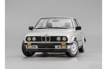 BMW 323I (1982), silver