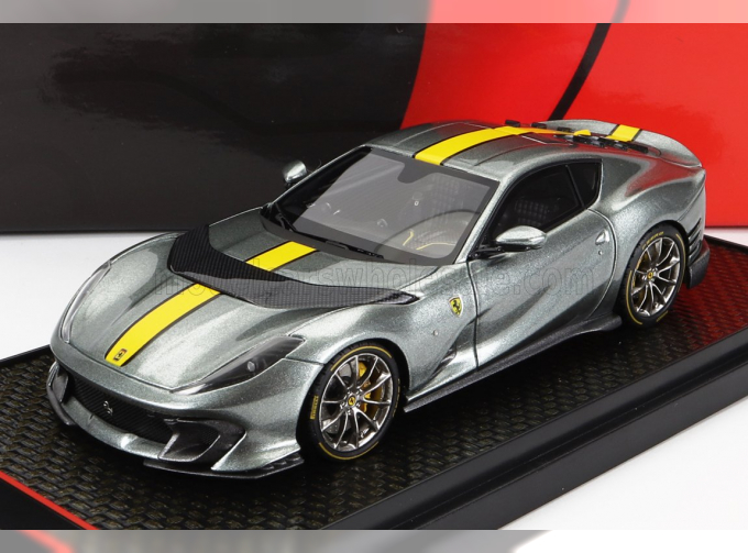 FERRARI 812 Competizione (2021), Grigio Coburn Yellow - Grey Met