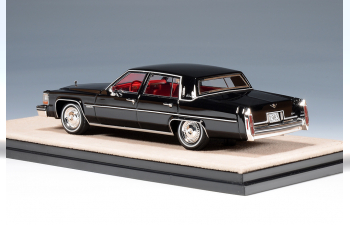 CADILLAC Sedan Deville (1983), Black