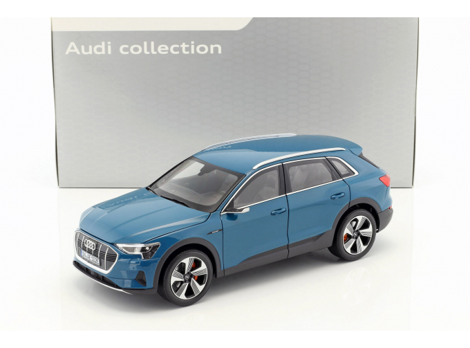 AUDI e-tron, blue