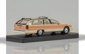 CHEVROLET Caprice Wagon (1991), light beige / wood