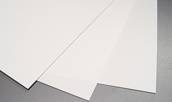 Ассортимент из 3-x листов пластика толщиной 0,25; 0,5 и 1 мм, размер 15x30 см