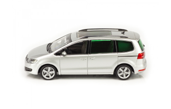 Volkswagen Sharan II 2010 серебристый