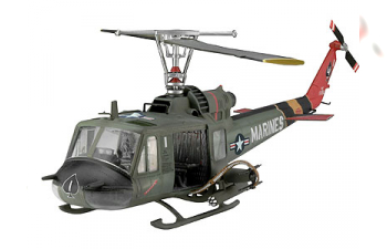 Сборная модель Вертолет Bell UH-1C/B Huey Hog