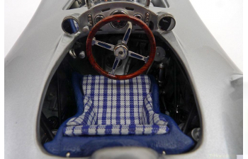 MERCEDES-BENZ W 196R Stromlinie with original signature, Hans Herrmann (1954/55), silver