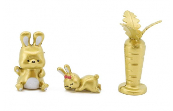 MERCEDES-BENZ G63 AMG 6x6 with Rabbit Family