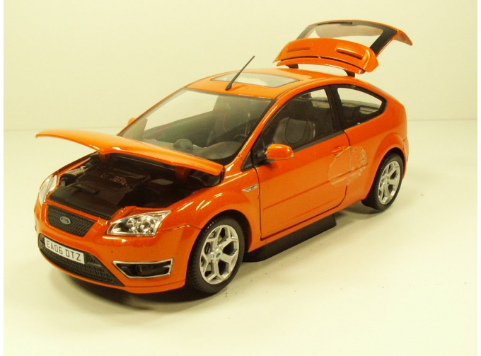 FORD Focus ST, серия 125 1:24, оранжевый