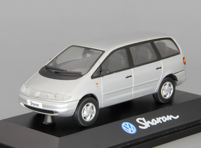 VOLKSWAGEN Sharan 7M8 (1995), silver