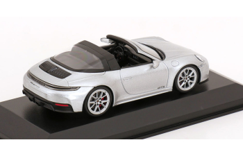 PORSCHE 911 (992) 4 GTS Targa (2025), silver