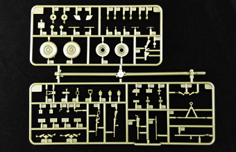 Сборная модель US GPW 1/4 ton 4/4 Utility Vehicle(Mod.1942) w/37mm Anti-Tank Gun M3A1