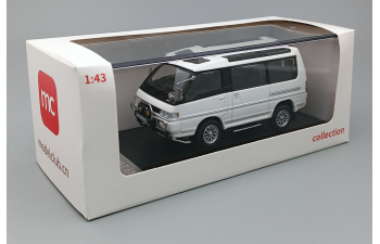 MITSUBISHI Delica Star Wagon 4WD (1990-1999), white