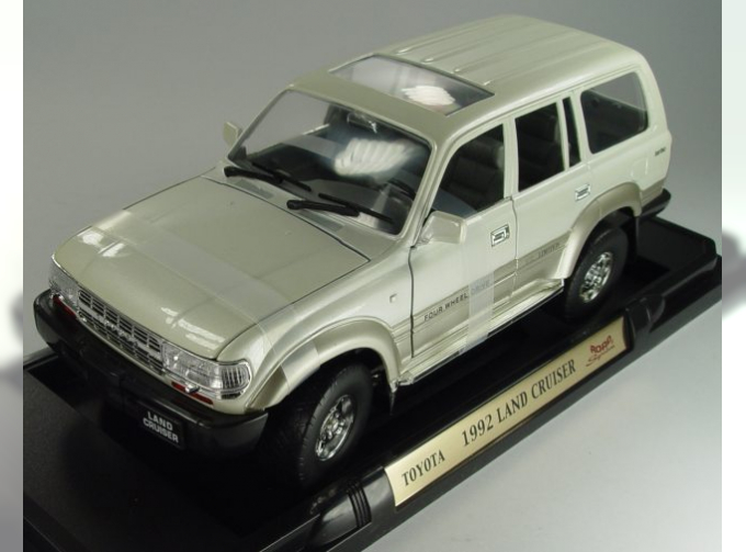 TOYOTA Land Cruiser (1992), Road Signature 1:18, белый