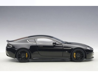 Aston Martin V12 Vantage S 2015 (jet black)